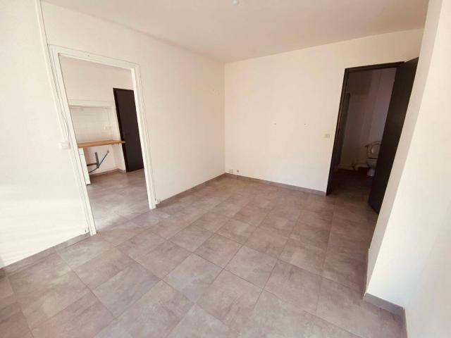 Appartement 27 m2 Narbonne, cuisine séparée équipée