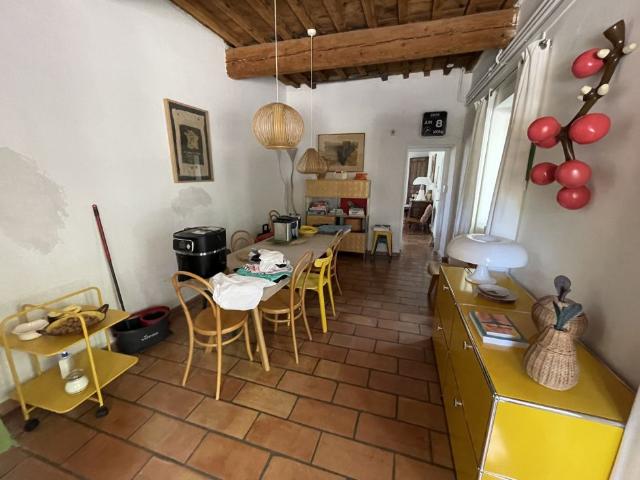 Appartement 244.06 m² 4 Pièces Nîmes 30000