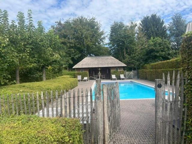 Appartement 2 ch. avec piscine proche de LLN