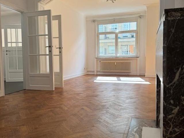 Appartement 2 ch. parquet & cheminée Ixelles 49 car