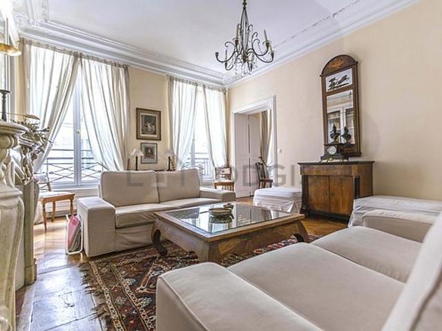 Appartement 2 chambres meublé avec ascenseur Champs Elysées Paris 8°