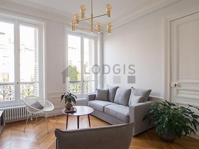 Appartement 2 chambres meublé avec ascenseur, cheminée et concierge Invalides Paris 7°