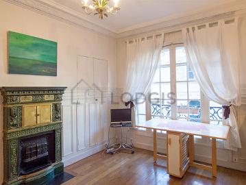 Appartement 2 chambres meublé avec ascenseur, cheminée et concierge La Motte Picquet Paris 15°