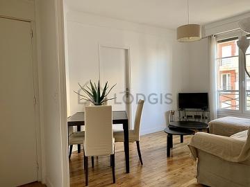 Appartement 2 chambres meublé avec ascenseur, concierge et local à vélos Vaugirard Paris 15°