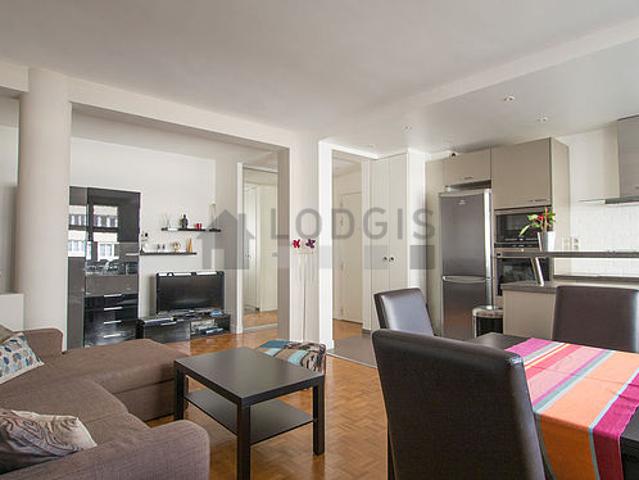 Appartement 2 chambres meublé avec ascenseur, concierge et local à vélos Commerce Paris 15°