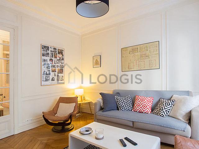 Appartement 2 chambres meublé avec ascenseur et cheminée Trocadéro Paris 16°