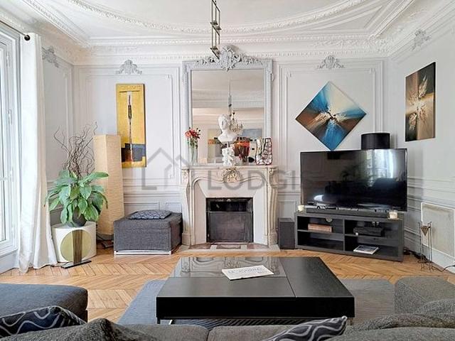 Appartement 2 chambres meublé avec ascenseur et cheminée Canal Saint Martin Paris 10°