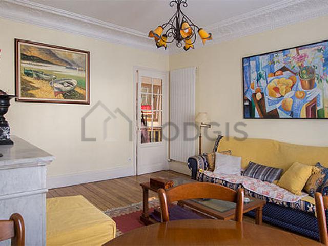 Appartement 2 chambres meublé avec ascenseur et cheminée Gare de l'Est Paris 10°