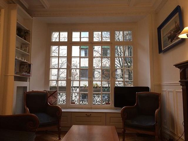 Appartement 2 chambres meublé avec ascenseur et cheminée La Muette Paris 16°