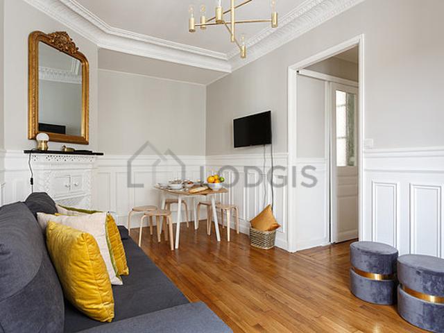Appartement 2 chambres meublé avec ascenseur et cheminée Pigalle Paris 9°
