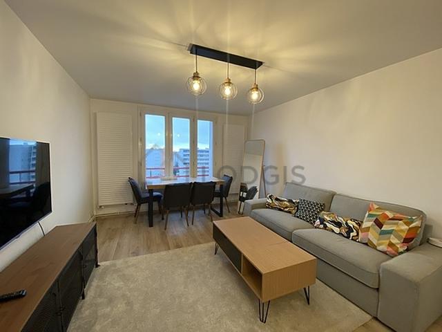 Appartement 2 chambres meublé avec ascenseur et place de parking en option Montpellier Centre