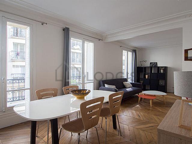 Appartement 2 chambres meublé avec ascenseur Saint Lazare Paris 8°