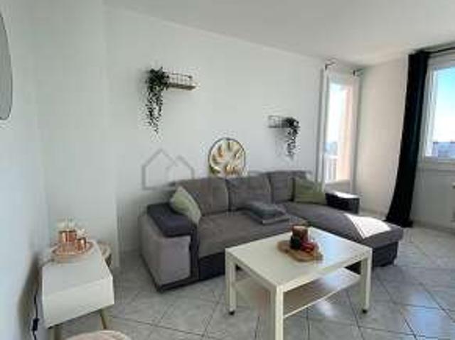 Appartement 2 chambres meublé avec concierge, local à vélos et place de parking en option Montpellier Centre