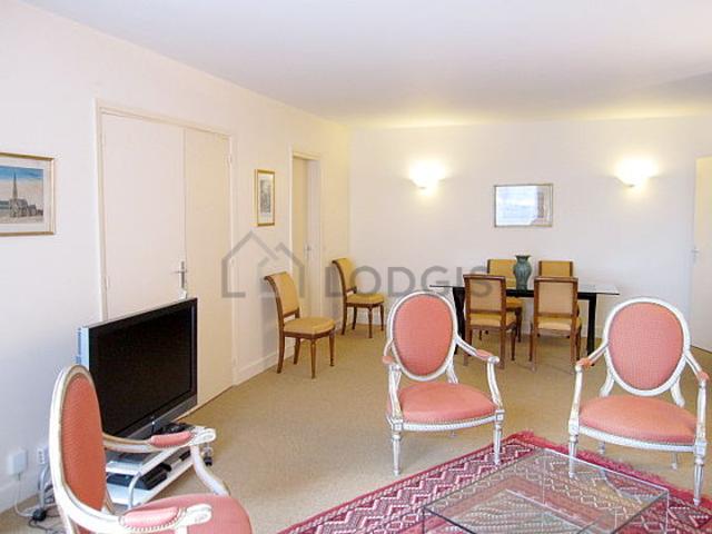 Appartement 2 chambres meublé avec garage, terrasse et ascenseur Trocadéro Paris 16°