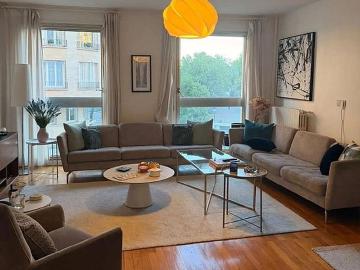 Appartement 2 chambres meublé avec garage, ascenseur et place de parking en option La Motte Picquet Paris 15°