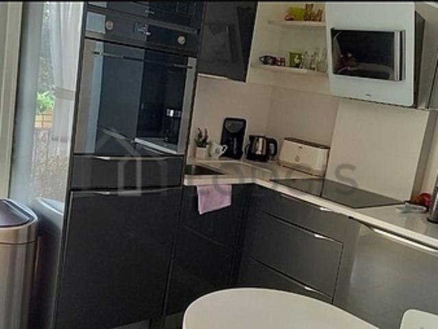 Appartement 2 chambres meublé avec terrasse, ascenseur et place de parking en option Fresnes 94260