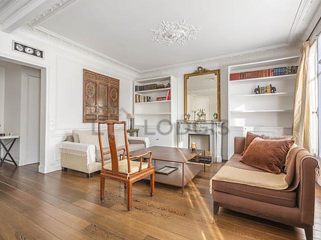 Appartement 2 chambres meublé avec terrasse et ascenseur Place des Vosges Paris 4°