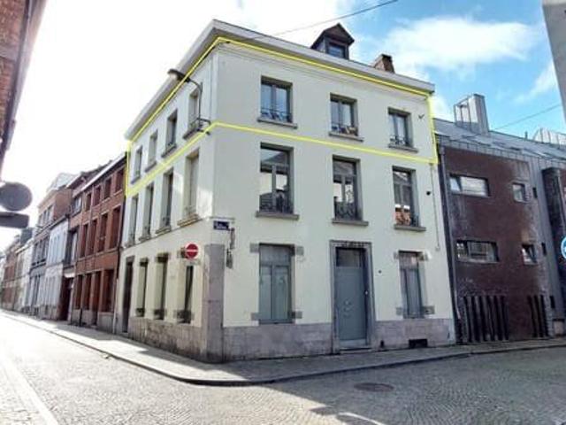 Appartement 2 chambres au 2ème étage sans ascenseur 780€