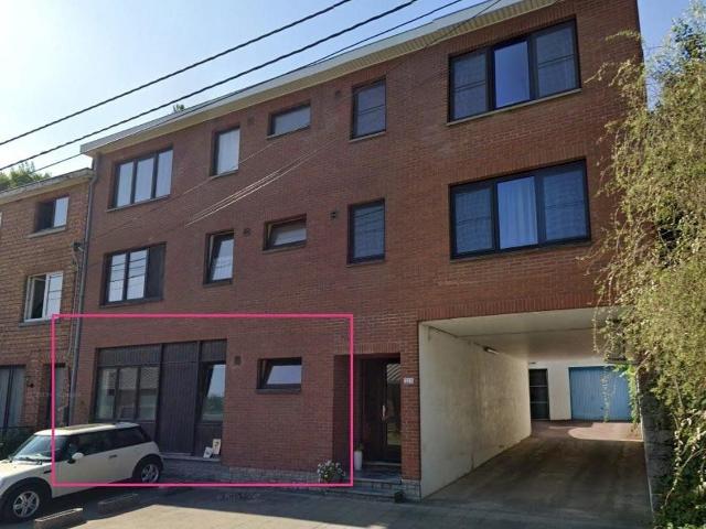 Appartement 2 chambres avec cour et garage