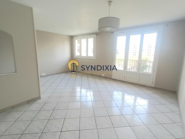 Appartement 2 chambres avec balcon à Dreux