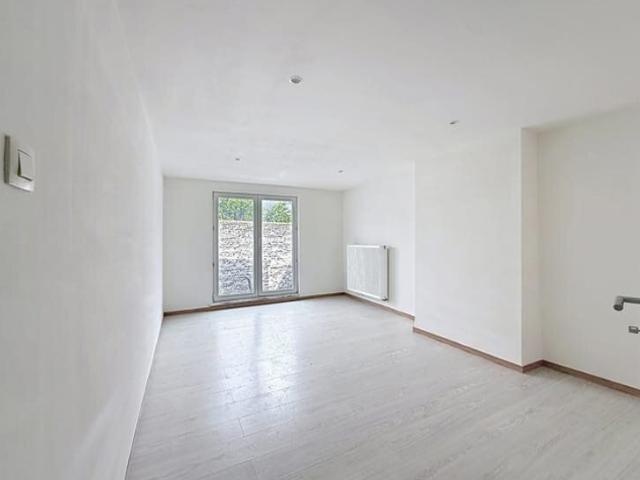 Appartement 2 chambres avec bureau entièrement rénové