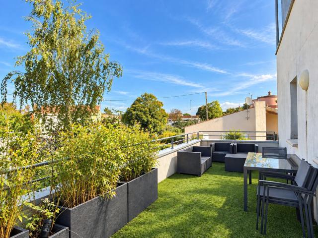 Appartement 2 Chambres Avec Grande Terrasse 57m² Saintes