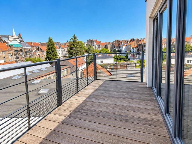 Appartement 2 chambres avec terrasse – Dernier étage au calm
