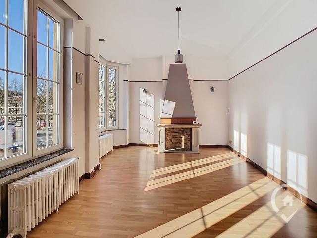 Appartement 2 chambres à louer au centre de Dinant