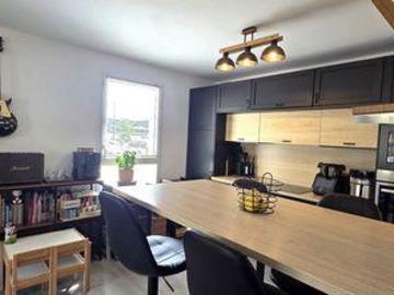 Appartement 2 chambres, Cuges les Pins Provence 13780 ES102525943
