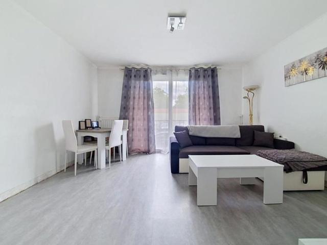 Appartement 2 Chambres Cave Au cœur du village Proche commodités