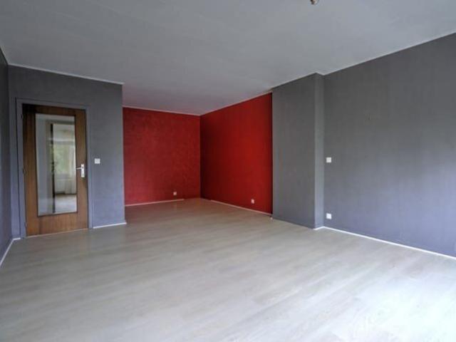 APPARTEMENT 2 CHAMBRES DANS UNE RUE AGREABLE