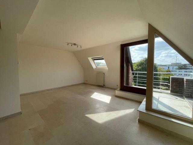 Appartement 2 chambres et un bureau 850€ + 100€ provision