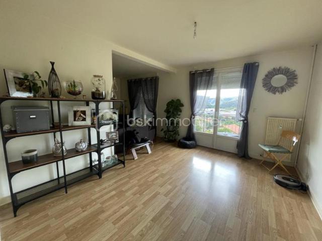 Appartement / 2 chambres / garage / balcon / cave