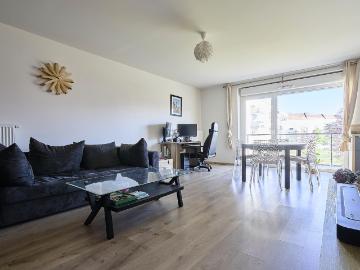 Appartement 2 chambres Grand balcon et stationnement