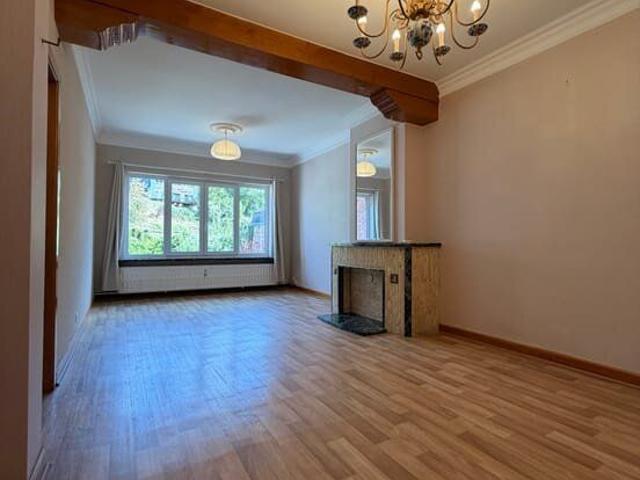 Appartement 2 chambres jardin cave. Rochefort centre