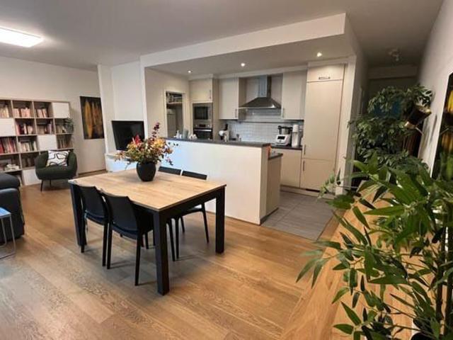 2 bedroom apartment Jette pool+ gym