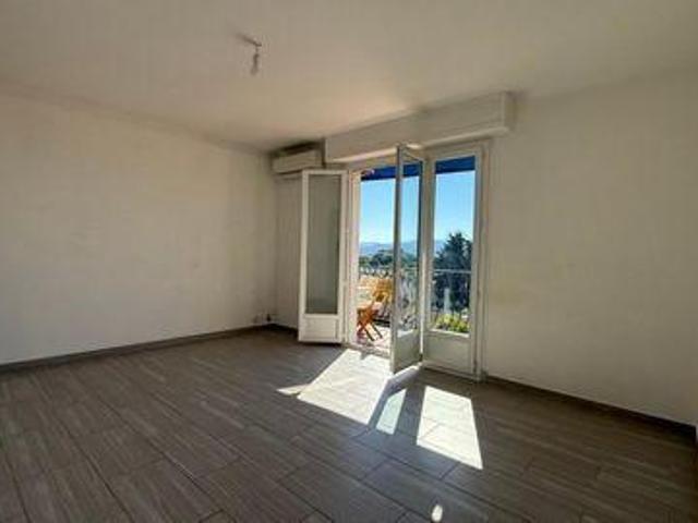 Appartement 2 chambres, Les Arcs Provence 83460 DS105472173