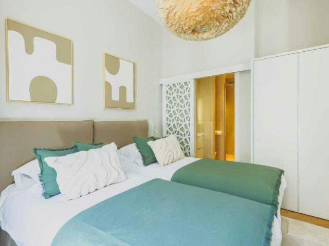 Appartement 2 chambres, Paris Paris 75116 ELS105411518