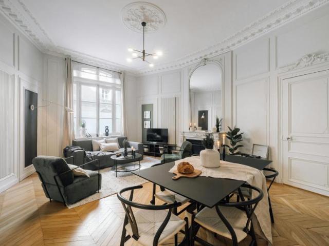 Appartement 2 chambres, Paris Paris 75116 ES105120180