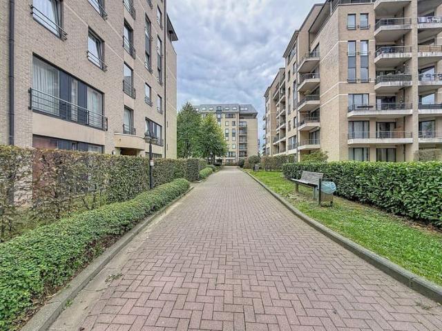 APPARTEMENT 2 CHAMBRES PARKING PRIVE