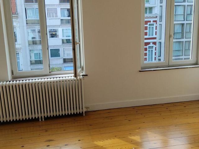 Appartement 2 chambres, parquet, Saint Gilles
