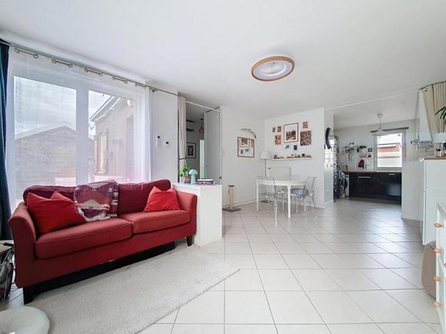 Appartement 2 Chambres Terrasse Une place de parking Un garage en sus Au calme