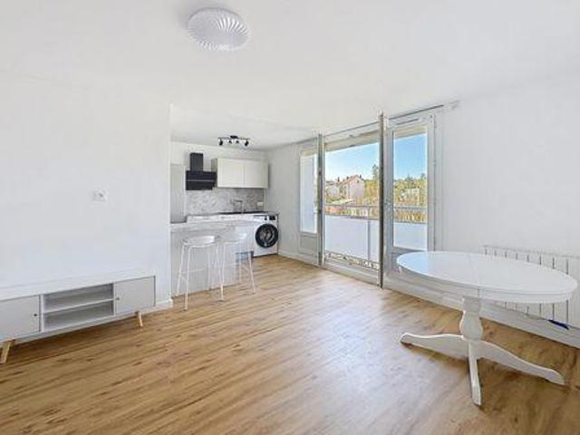 Appartement 2 chambres, Voiron Rhône 38500 ES105786049