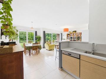 Appartement 2 chambres, 2 sdb, terrasse, garage et parking