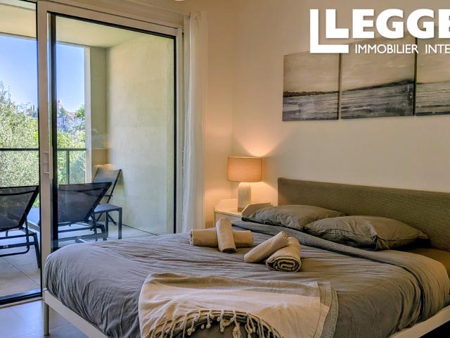Appartement 2 p, entièrement équipé, meublé, prêt à habiter, avec vue sur le village d'Eze