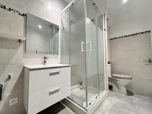 APPARTEMENT 2 PIECE AVEC VUE DE 26 M2 A BAGNOLS EN FORET