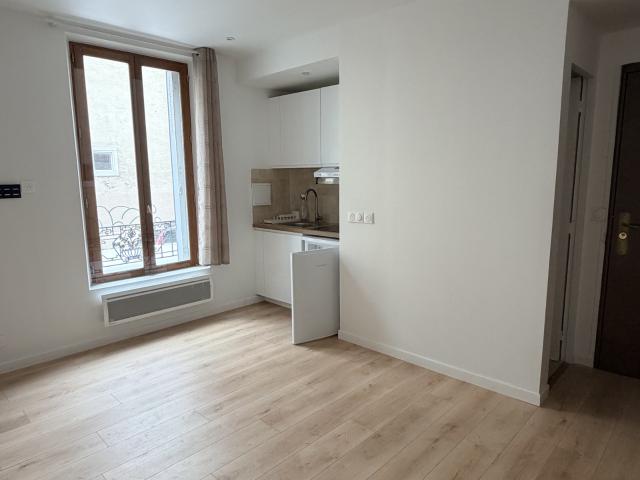 Appartement 2 pièce s 1 chambre s 29.59 m²