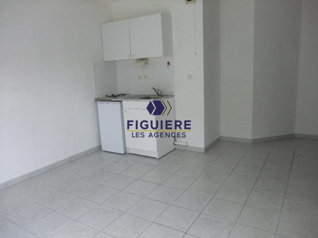 Appartement 2 pièce s 1 chambre s 30.6 m²