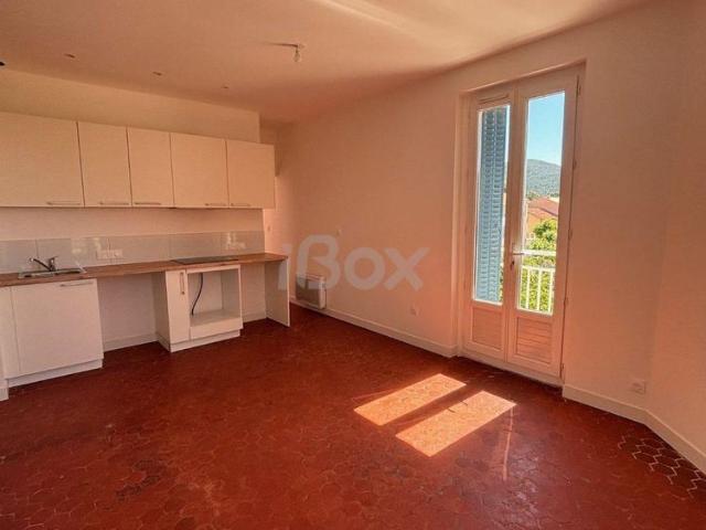 Appartement 2 pièce s 1 chambre s 33.4 m²