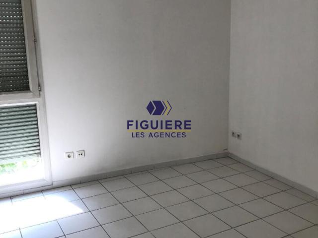 Appartement 2 pièce s 1 chambre s 50.6 m²